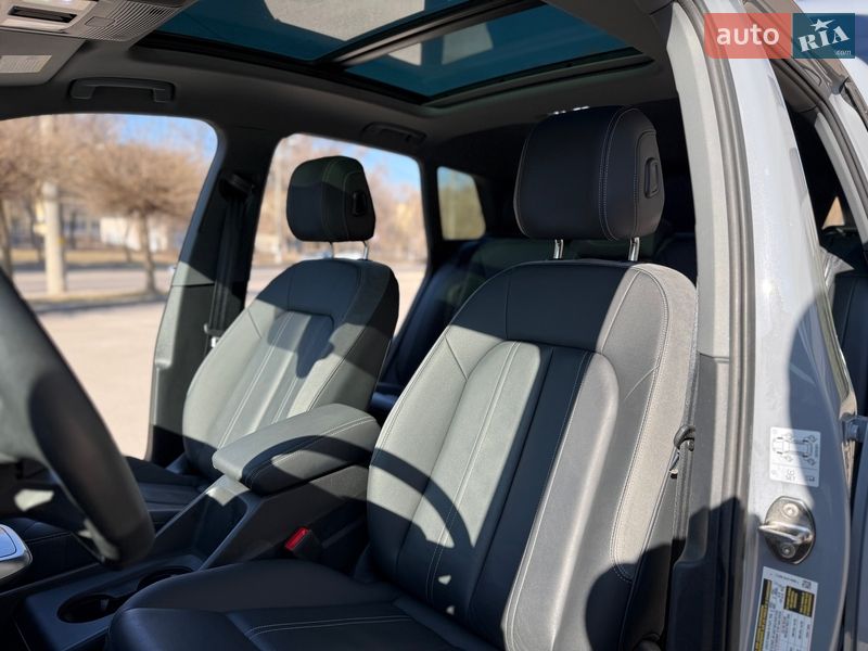 Внедорожник / Кроссовер Audi Q4 e-tron 2023 в Днепре