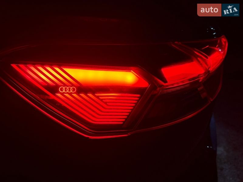 Внедорожник / Кроссовер Audi Q4 e-tron 2022 в Львове