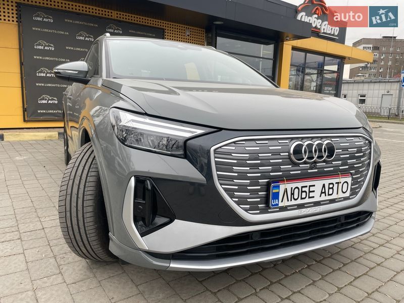 Внедорожник / Кроссовер Audi Q4 e-tron 2024 в Львове