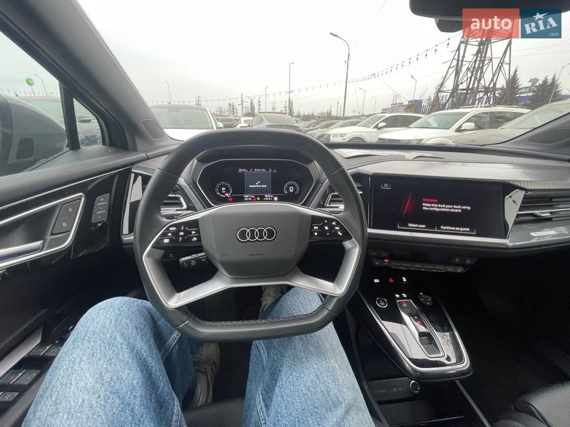 Внедорожник / Кроссовер Audi Q4 e-tron 2024 в Львове