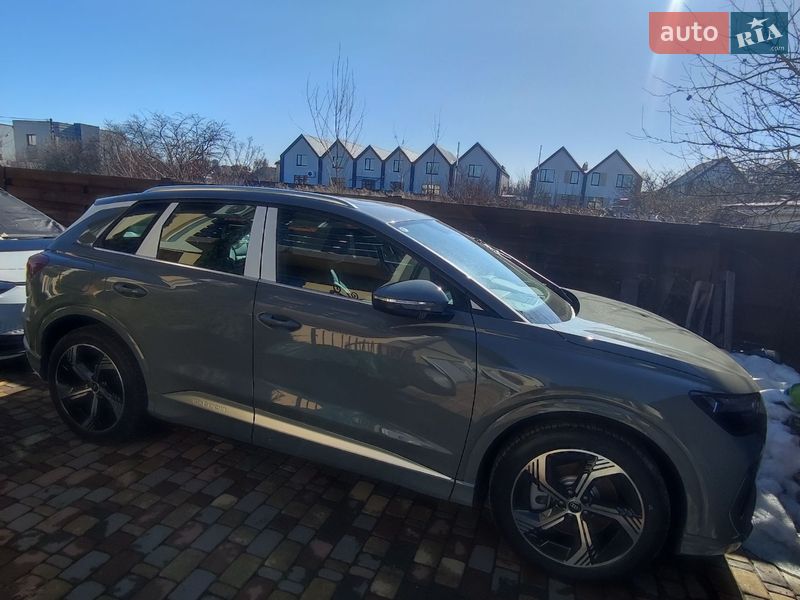 Внедорожник / Кроссовер Audi Q4 e-tron 2025 в Киеве