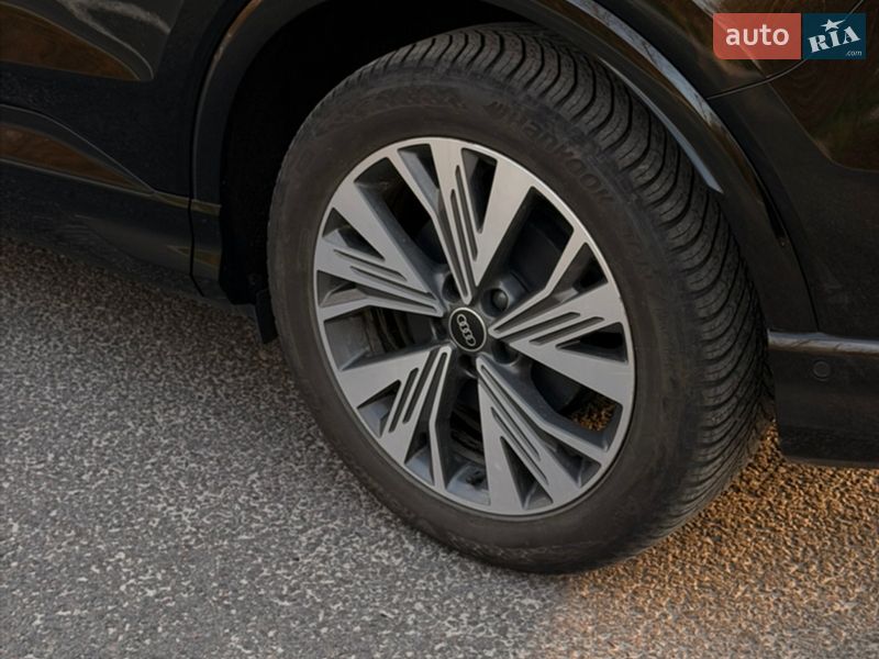 Позашляховик / Кросовер Audi Q4 e-tron 2022 в Дрогобичі