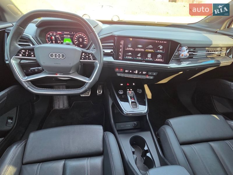 Позашляховик / Кросовер Audi Q4 e-tron 2022 в Вінниці