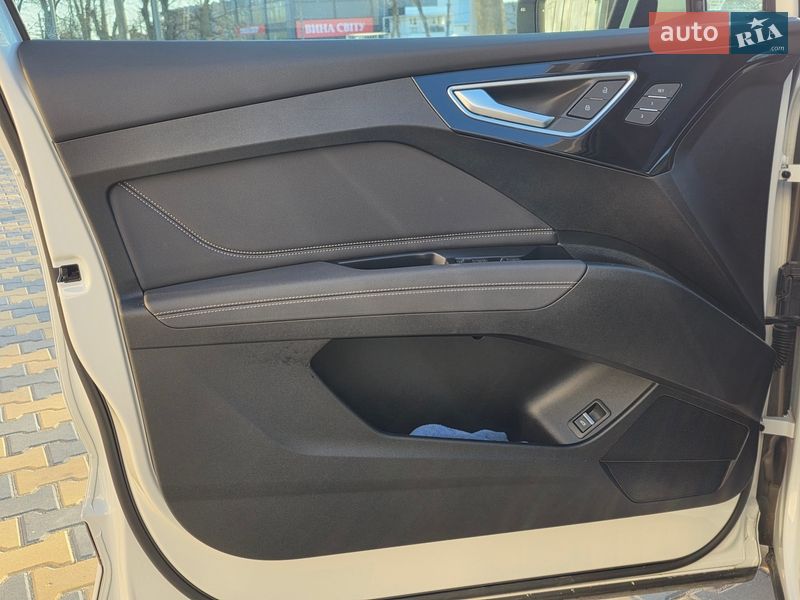 Позашляховик / Кросовер Audi Q4 e-tron 2023 в Одесі