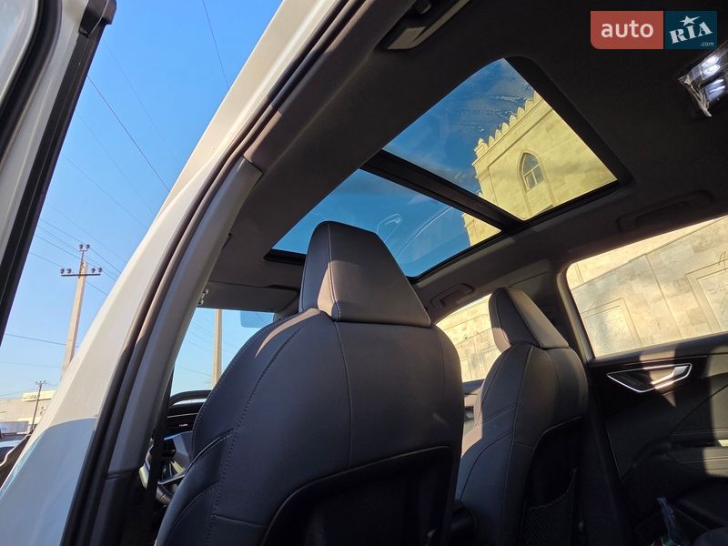 Позашляховик / Кросовер Audi Q4 e-tron 2023 в Одесі