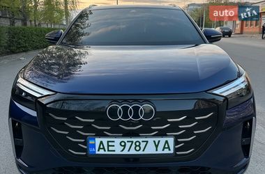 Позашляховик / Кросовер Audi Q4 e-tron 2023 в Дніпрі