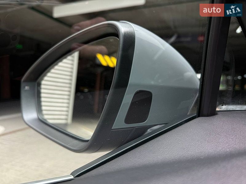 Позашляховик / Кросовер Audi Q4 e-tron 2023 в Києві