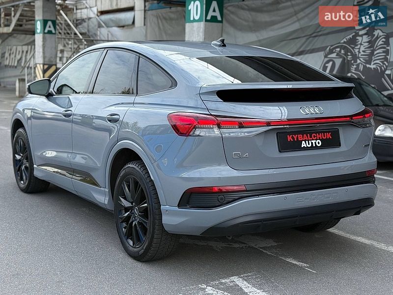 Внедорожник / Кроссовер Audi Q4 e-tron 2022 в Киеве