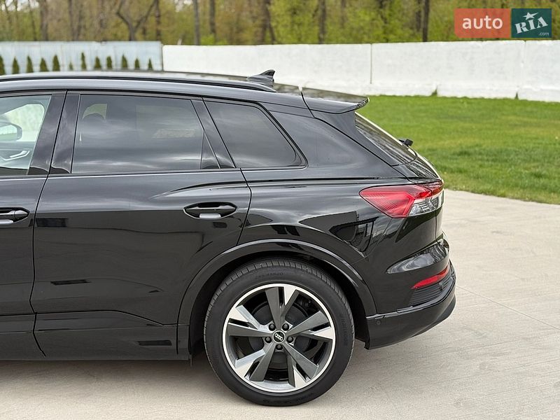 Внедорожник / Кроссовер Audi Q4 e-tron 2023 в Луцке