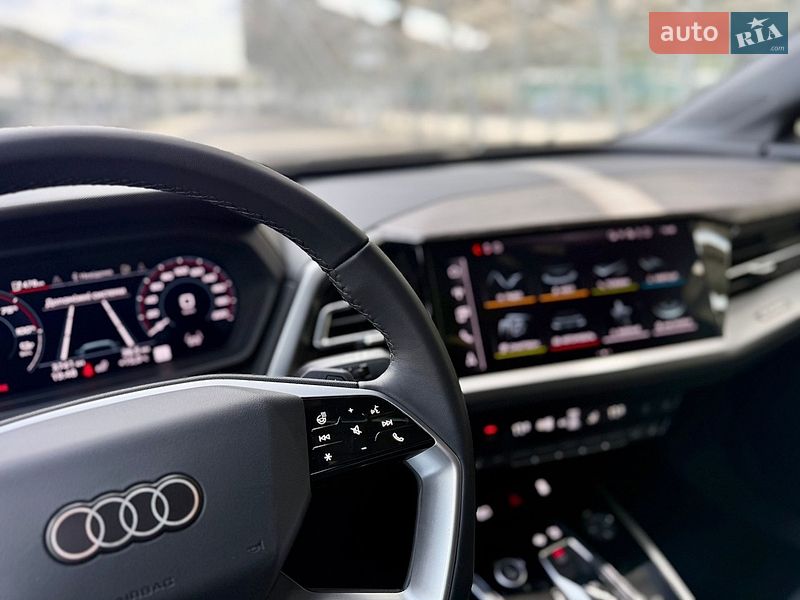 Внедорожник / Кроссовер Audi Q4 e-tron 2024 в Львове