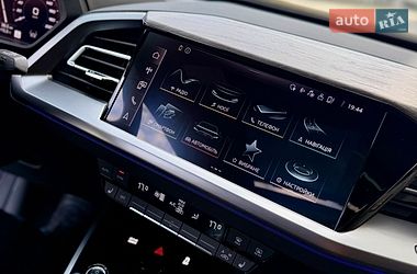 Внедорожник / Кроссовер Audi Q4 e-tron 2024 в Львове