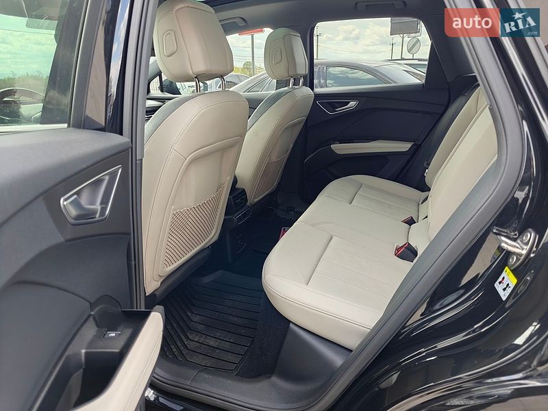 Внедорожник / Кроссовер Audi Q4 e-tron 2024 в Ивано-Франковске