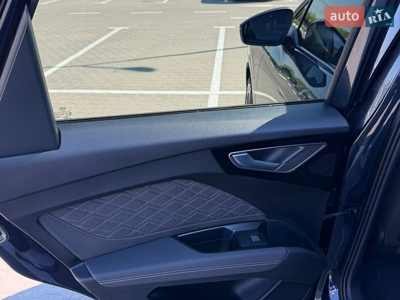 Внедорожник / Кроссовер Audi Q4 e-tron 2024 в Киеве