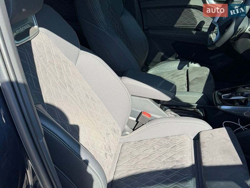 Внедорожник / Кроссовер Audi Q4 e-tron 2024 в Киеве