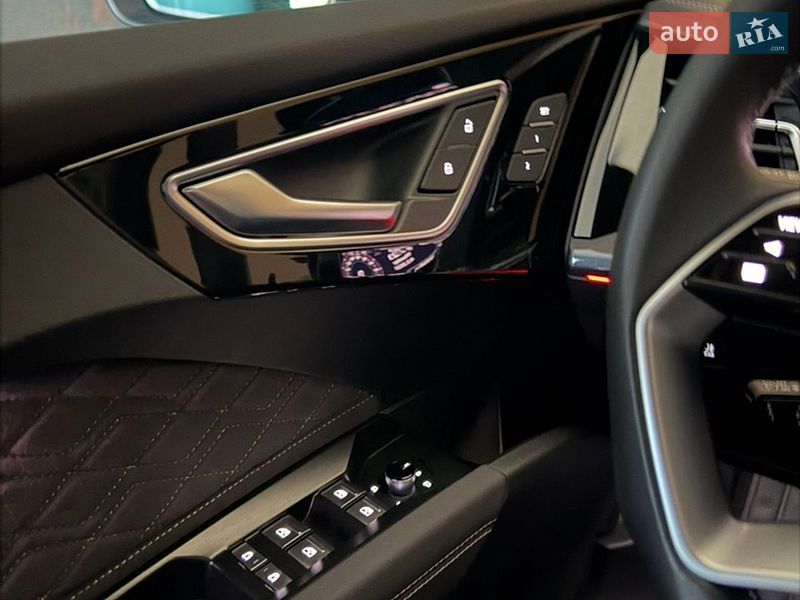Внедорожник / Кроссовер Audi Q4 e-tron 2024 в Киеве