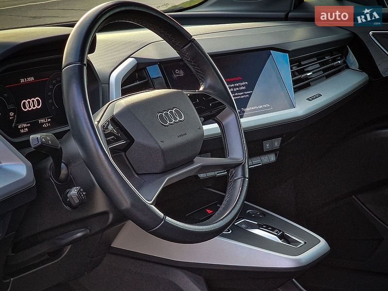 Внедорожник / Кроссовер Audi Q4 e-tron 2022 в Кременчуге