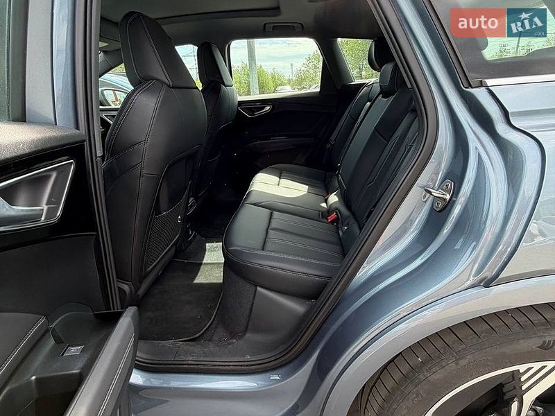 Внедорожник / Кроссовер Audi Q4 e-tron 2024 в Львове
