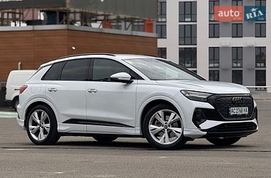 Позашляховик / Кросовер Audi Q4 e-tron 2021 в Києві