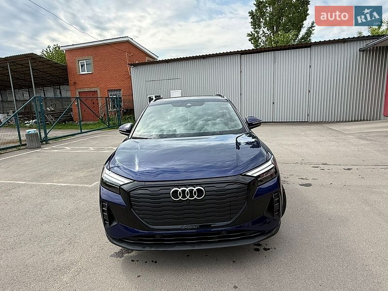 Внедорожник / Кроссовер Audi Q4 e-tron 2022 в Калиновке