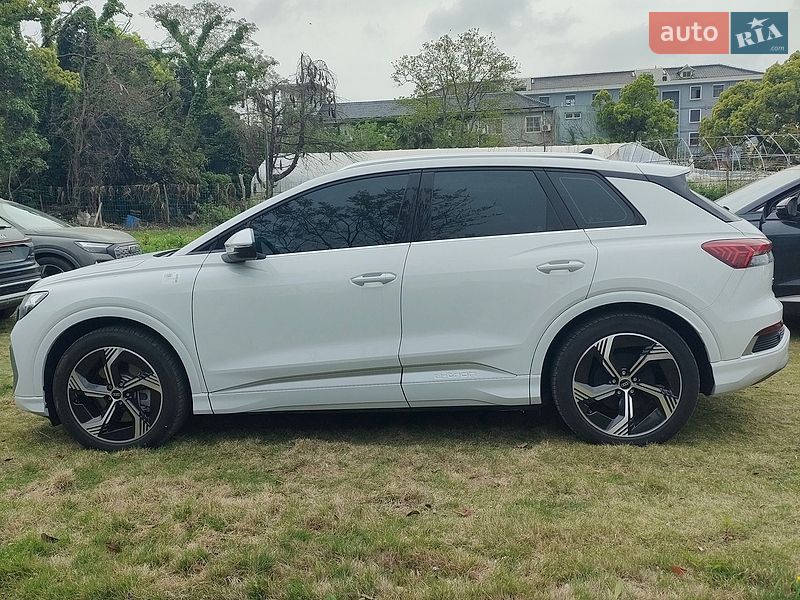 Внедорожник / Кроссовер Audi Q4 e-tron 2024 в Киеве