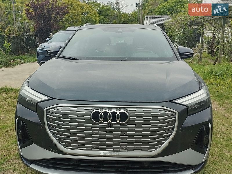 Внедорожник / Кроссовер Audi Q4 e-tron 2024 в Киеве