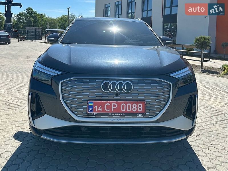Внедорожник / Кроссовер Audi Q4 e-tron 2024 в Одессе