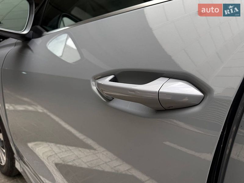 Внедорожник / Кроссовер Audi Q4 e-tron 2023 в Киеве