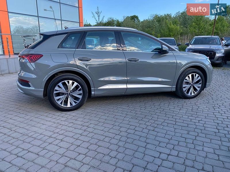 Внедорожник / Кроссовер Audi Q4 e-tron 2024 в Львове