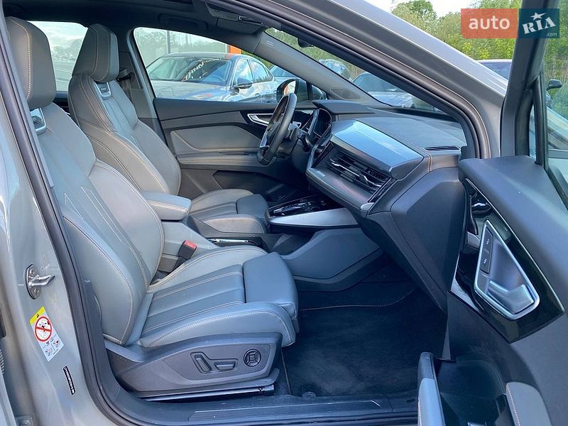 Внедорожник / Кроссовер Audi Q4 e-tron 2024 в Львове