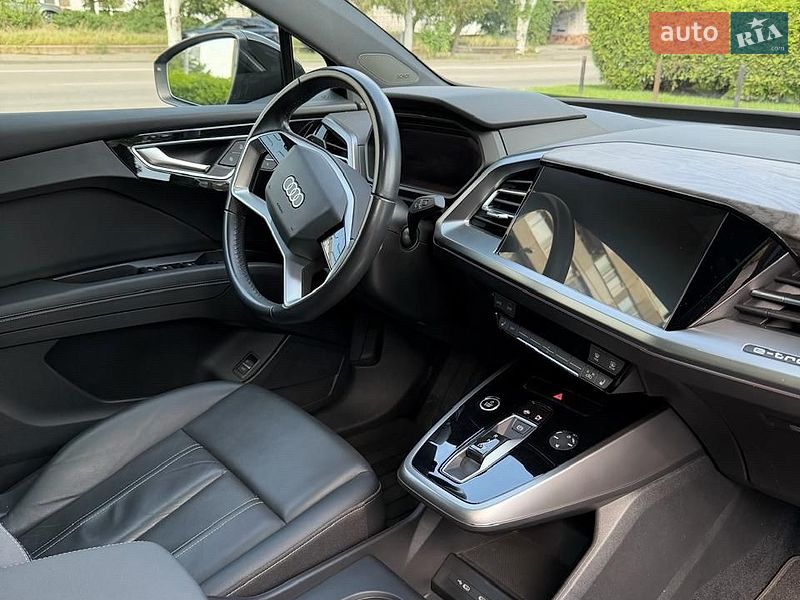 Внедорожник / Кроссовер Audi Q4 e-tron 2023 в Днепре
