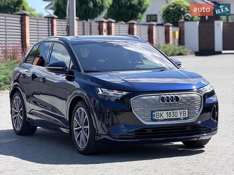 Внедорожник / Кроссовер Audi Q4 e-tron 2023 в Львове