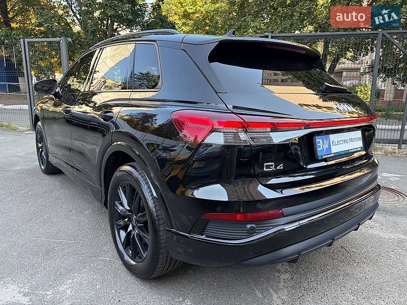 Внедорожник / Кроссовер Audi Q4 e-tron 2023 в Киеве