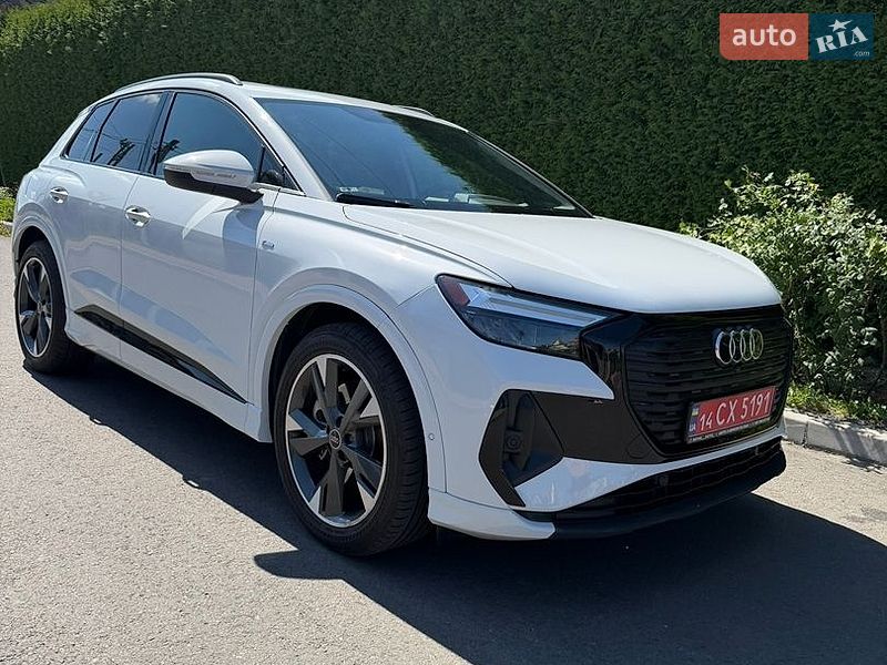 Внедорожник / Кроссовер Audi Q4 e-tron 2024 в Львове