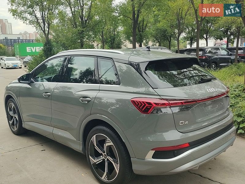 Внедорожник / Кроссовер Audi Q4 e-tron 2024 в Львове