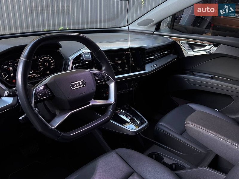 Внедорожник / Кроссовер Audi Q4 e-tron 2021 в Хмельницком