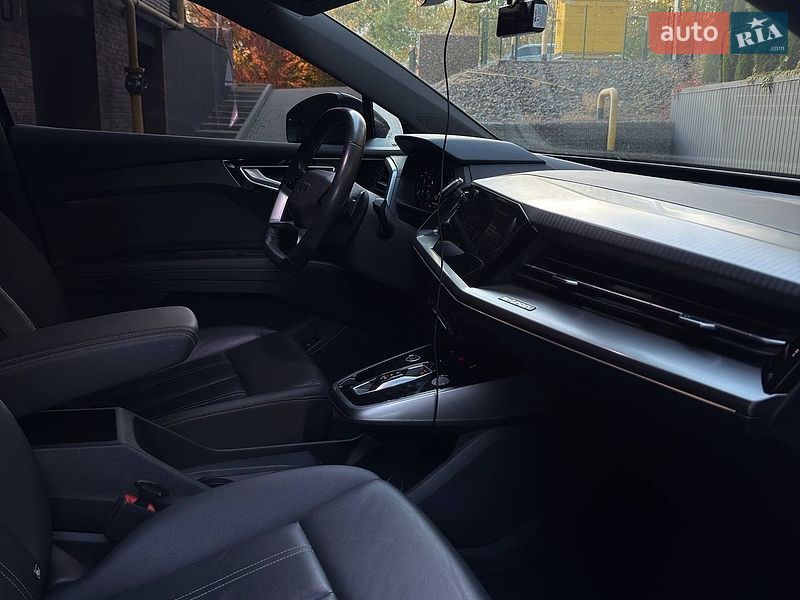 Внедорожник / Кроссовер Audi Q4 e-tron 2021 в Хмельницком