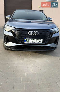 Внедорожник / Кроссовер Audi Q4 Sportback e-tron 2022 в 