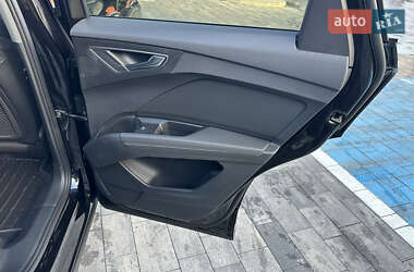 Внедорожник / Кроссовер Audi Q4 Sportback e-tron 2022 в 