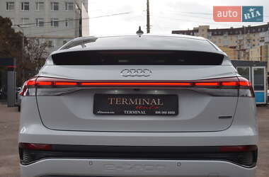 Внедорожник / Кроссовер Audi Q4 Sportback e-tron 2022 в 