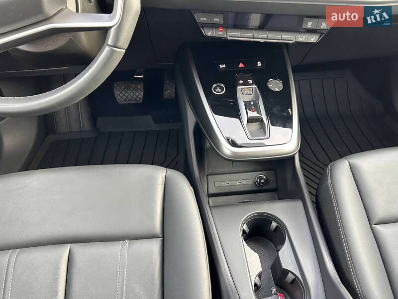 Внедорожник / Кроссовер Audi Q4 Sportback e-tron 2023 в Каменец-Подольском