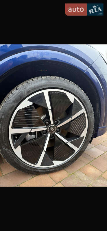 Внедорожник / Кроссовер Audi Q4 Sportback e-tron 2023 в Каменец-Подольском