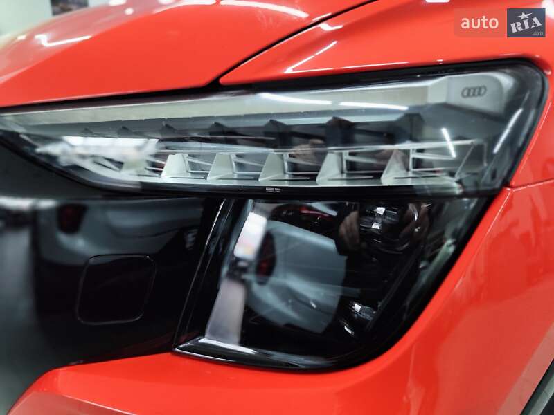 Позашляховик / Кросовер Audi Q5 e-tron 2023 в Києві