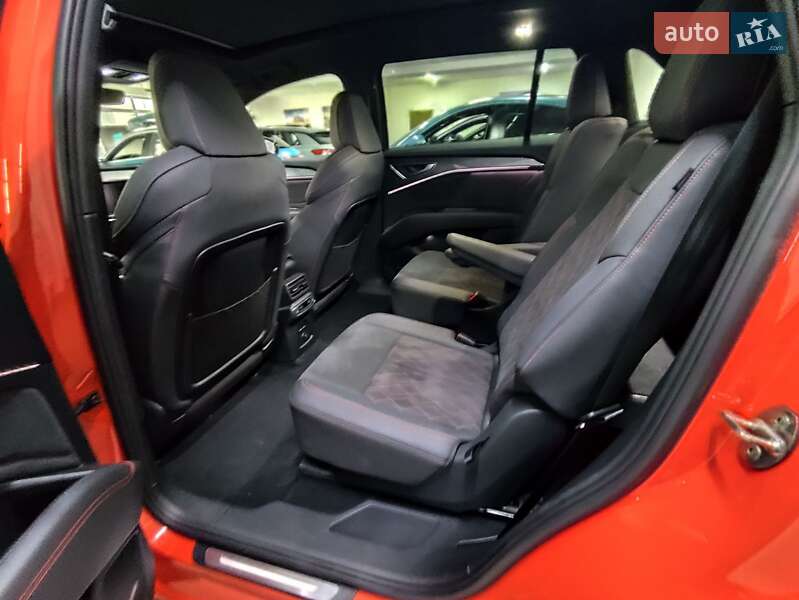 Позашляховик / Кросовер Audi Q5 e-tron 2023 в Києві