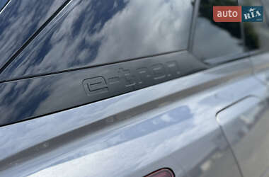 Внедорожник / Кроссовер Audi Q5 e-tron 2023 в 