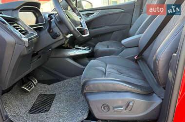 Внедорожник / Кроссовер Audi Q5 e-tron 2022 в 