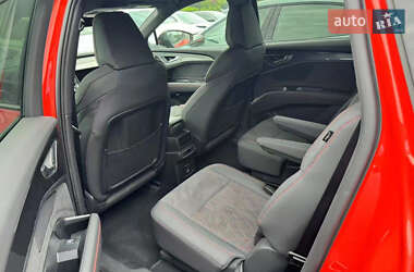 Внедорожник / Кроссовер Audi Q5 e-tron 2022 в 