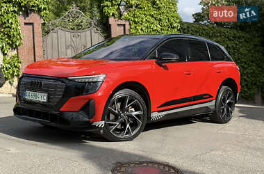 Позашляховик / Кросовер Audi Q5 e-tron 2022 в Києві