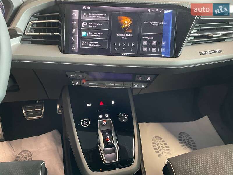 Позашляховик / Кросовер Audi Q5 e-tron 2023 в Львові