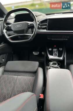 Внедорожник / Кроссовер Audi Q5 e-tron 2022 в 