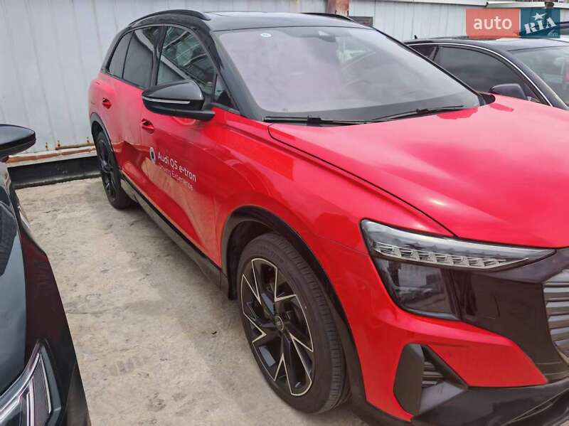 Позашляховик / Кросовер Audi Q5 e-tron 2022 в Києві